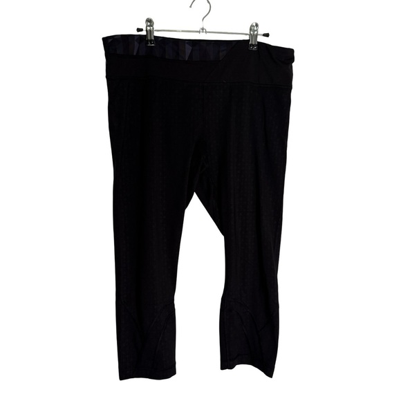 Vintage Lululemon Run Crop Leggings Sz 12 | Black Geometric Panel Capri - Picture 2 of 3